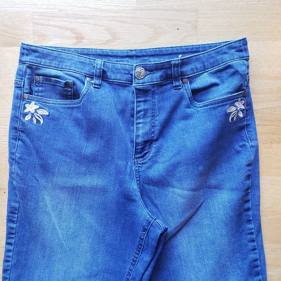 Christopher & Banks Jeans - Picture 3 of 10